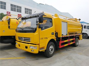 東風多利卡8.5方清洗吸汙車