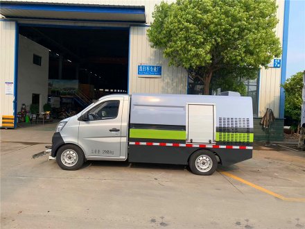 國六長安路麵高壓清洗車圖片