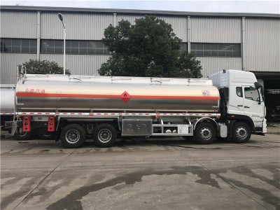 重汽斯太爾前四後八27.7方鋁合金運油車，20.4噸鋁合金油罐車