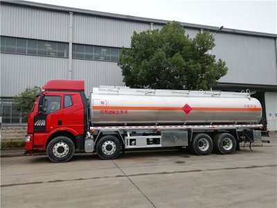 解放J6前四後八31.6方鋁合金運油車