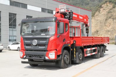 東風T17前四後八國六隨車吊