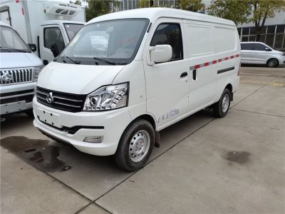 國六 重慶長安V3麵包冷藏車